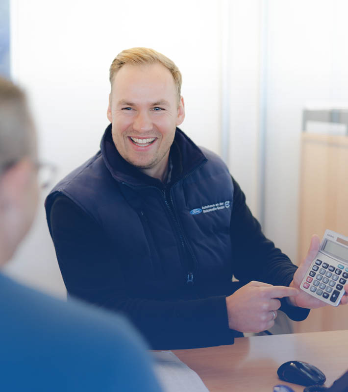 Beratungstisch im Autohaus